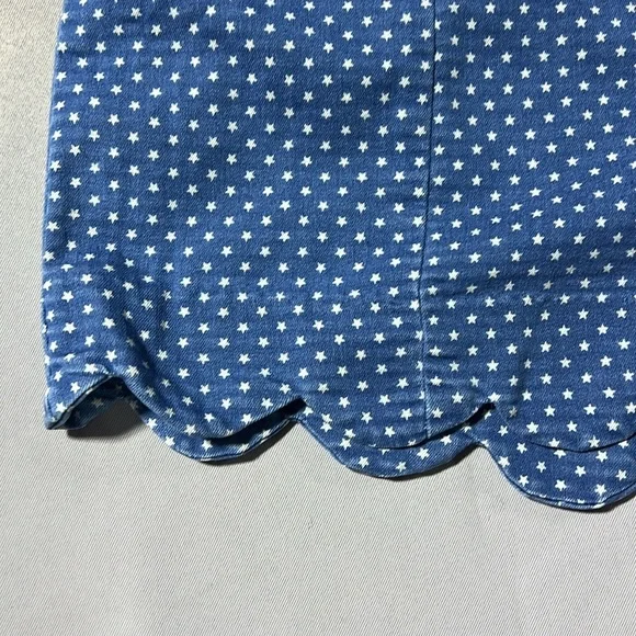 Womens shorts size L with stars and scalloped edge - Picture 2 of 9